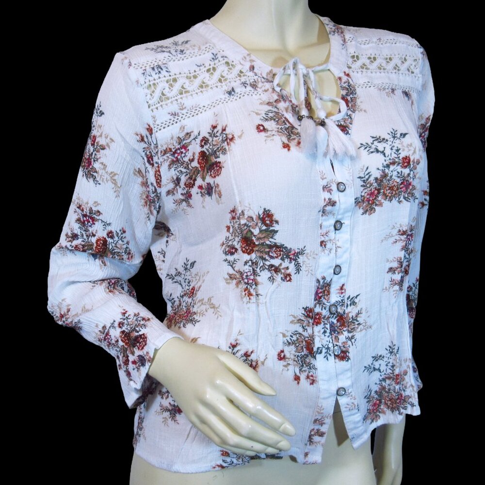 American Rag White Floral Lace Top Blouse M Boho Cottagecore Festival Fairycore